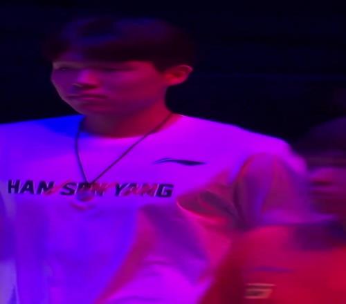 杨翰森来到wtt现场为王楚钦比赛挑边，1米八多的大头秒变小手办！