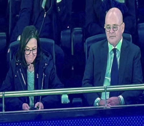 邮报：愤怒的球迷与热刺掌权人对峙，高层加强了安保措施