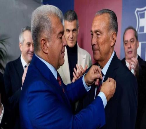 每体：拉波尔塔已与尤斯特交接徽章，巴萨进入选举过渡阶段