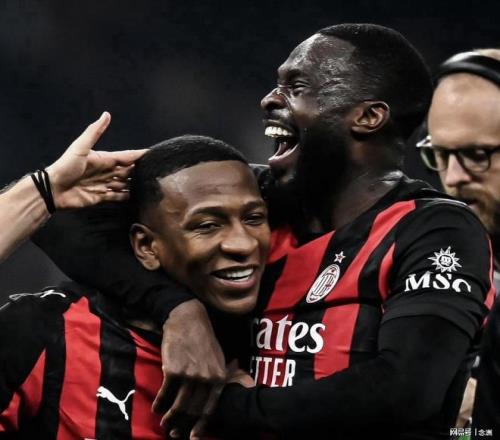 足坛一夜动态：米兰绝杀国米！穆里尼奥被红牌罚下伊朗女足求救