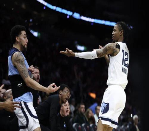 又躺一个！脚趾籽骨切除+赛季报销，被伤病毁掉的NBA星二代