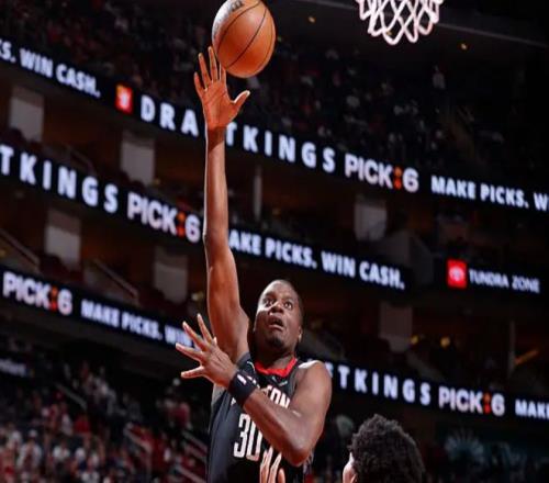 优缺点都非常明显，火箭还是没有搞清楚该如何使用这位替补中锋