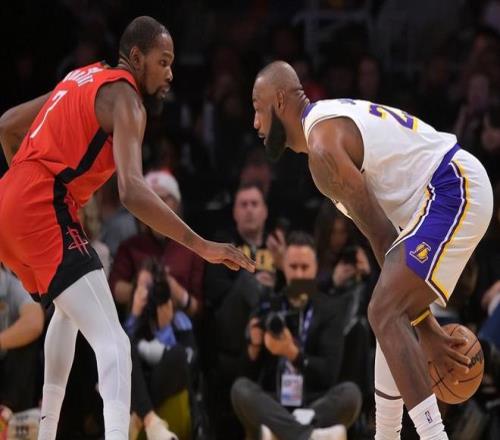 7失误葬送比赛!你拿什么比小卡赛后还嘴硬甩锅! 7失误葬送比赛!你拿什么比小卡赛后还嘴硬甩锅!