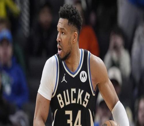 Shams:字母哥遭遇左膝过度伸展和骨挫伤将在一周后复查 Shams:字母哥遭遇左膝过度伸展和骨挫伤将在一周后复查