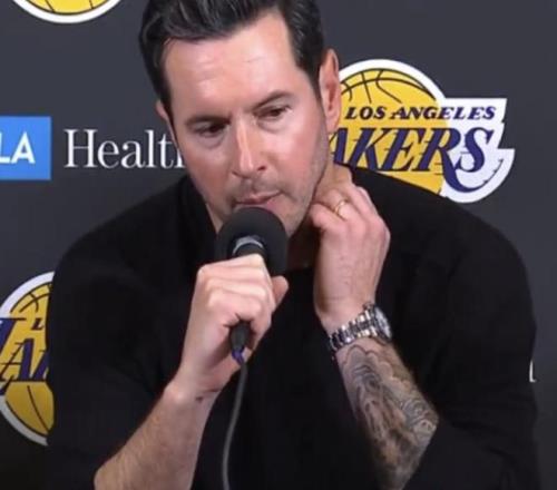 裁判漏吹詹姆斯被打手犯规,雷迪克:又一个根据比赛结果随意更改解释的夜晚 裁判漏吹詹姆斯被打手犯规,雷迪克:又一个根据比赛结果随意更改解释的夜晚