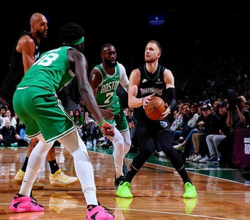 表现远不如后场新援,森林狼需要认真考虑调整先发控卫的人选了 表现远不如后场新援,森林狼需要认真考虑调整先发控卫的人选了