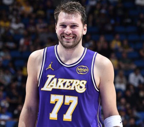 约基奇轰33+15+12无缘今日最佳！对不起，卢卡暴走创神级纪录