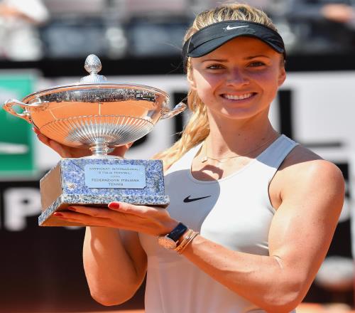 爆冷不敌对手早早出局，斯维托丽娜依旧排在另一榜单前五位