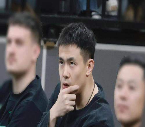 周琦：合作过最舒服后卫只有两个，翟晓川：教我打球的不是马布里