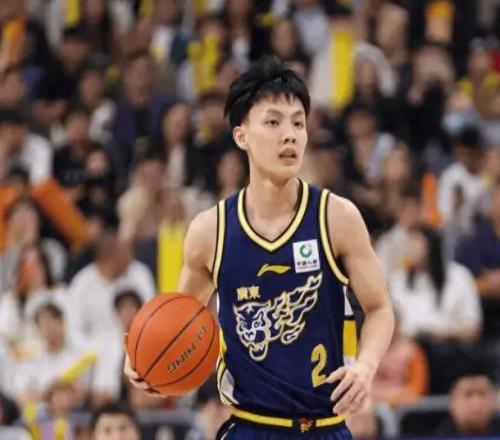 徐杰崴脚较为严重，常规赛第一阶段报销赵睿复出5投0中再受伤