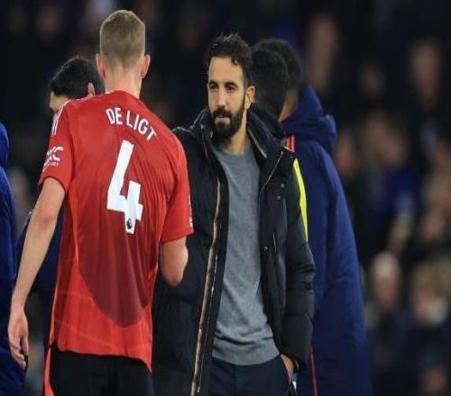 还在发力德利赫特一个赛季换一次教练的“魔咒”仍在继续