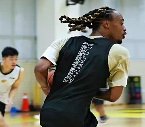 广东队伤病情况更新！张昊68月恢复崔永熙和麦考尔年后复出