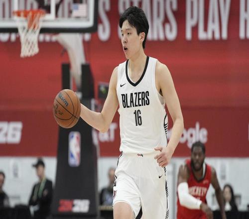 库里谈杨瀚森：我喜欢对阵年轻有天赋的球员希望他能尽快适应NBA