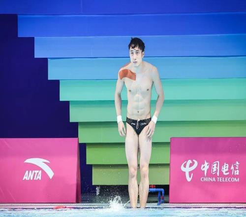 练俊杰挑战曹缘成功，夺得全运会男子10米跳台冠军