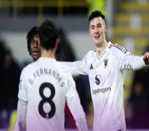 英超爆冷夜BIG6集体翻车！曼联曼城遭弱旅逼平，蓝军热刺输球丢分