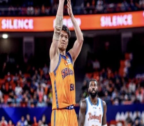 带伤作战，王哲林：手指的伤势又严重了，吃了止痛药才能好点