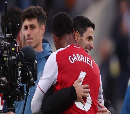 第一次谈争冠问题度过艰难时刻仍在领跑，阿森纳的确有资格