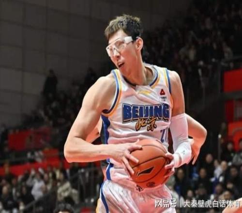 随着一场51分狂胜，CBA5连胜球队诞生！赵睿里程碑，最新排名如下