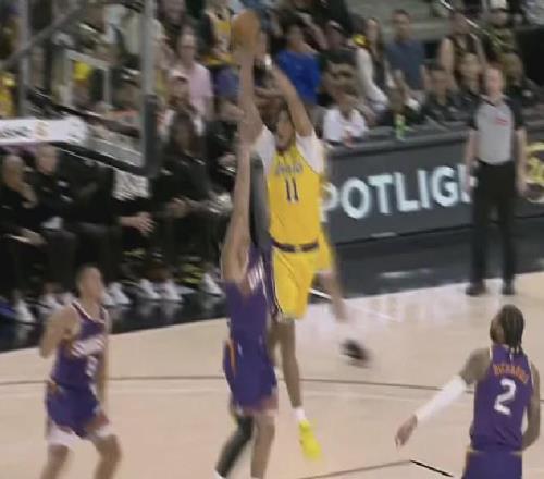 壮成浓眉哥！湖人，爽了！NBA新赛季第一隔扣