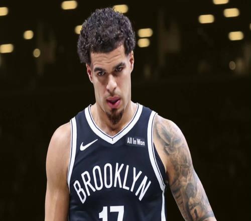 都说你2亿太贵，如今场均26+7成巨星，绝杀公牛，勇士要出手了