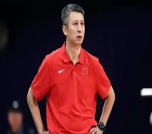 国际篮联道歉，裁判名单公布，两人吹过CBA，中国篮协心血白费了