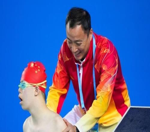 全国残特奥会特奥游泳小将：让我们一起加油再加油