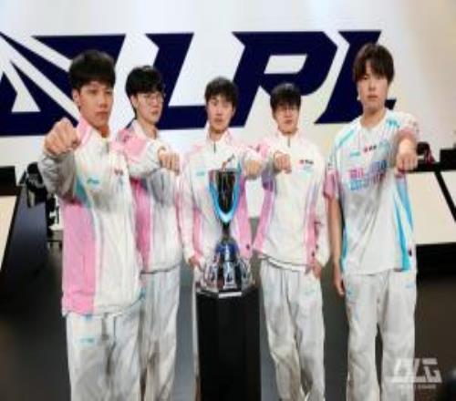 BLG对阵G2大场战绩更新：BLG5胜2负领先，G2仅去年双杀