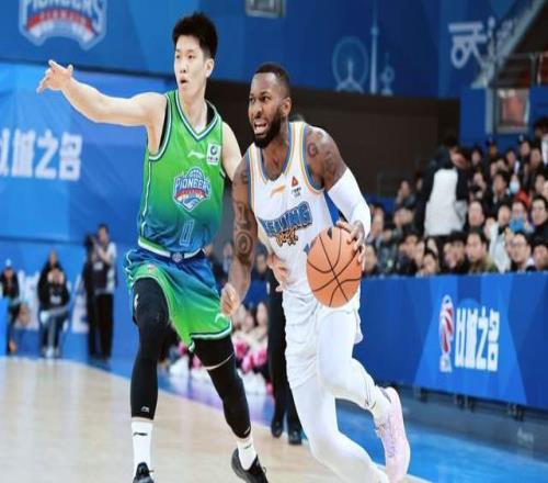 CCTV5直播！北京VS青岛胜负难料，外援差距大，许利民恐遭滑铁卢