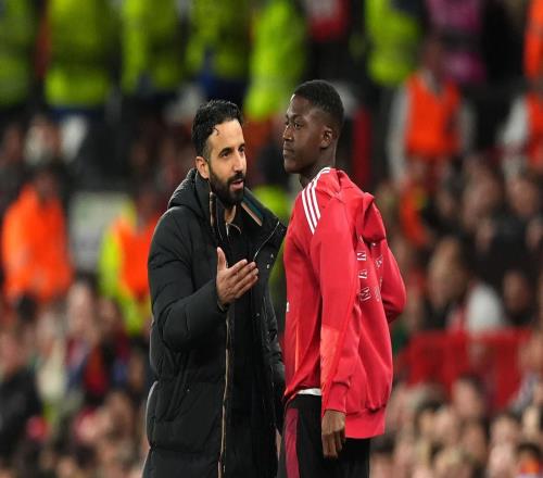 前曼联球员莫里森：曼联让梅努补时阶段上场是在戏弄他