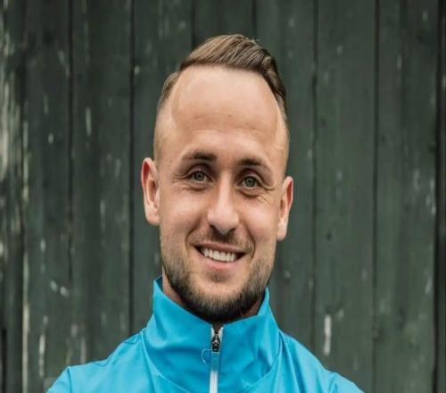 洛博特卡：儿时非常喜欢看巴萨的比赛，很喜欢他们的踢球方式