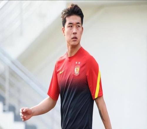 徐正源一离任蓉城就遭离队潮，3大主力都想走人，要开球员超市