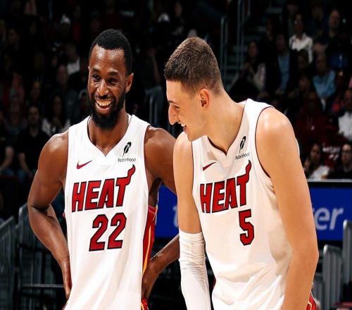 连续两场140+，拒绝12连败！约基奇受伤，掘金队难了！