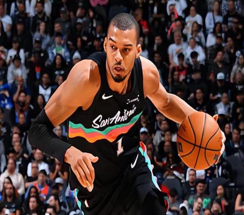 NBA最新积分榜：雷霆4负马刺，快船惨败33分，国王10连败垫底