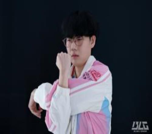 下手太重了！Viper状态回暖芸阿娜少打多逮捕Photic总战绩16417！