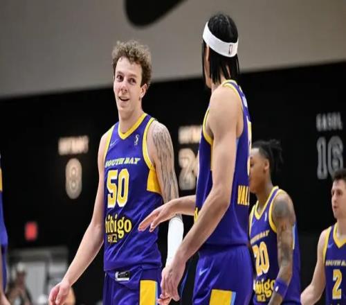 确定！湖人又刮彩票，2米13中锋加盟，三进宫+为NBA梦倒贴50万
