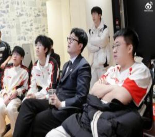 雇佣兵军团WBG与Zika、Jiejie、ELK均只签约1年Xiaohu合同也在今年到期