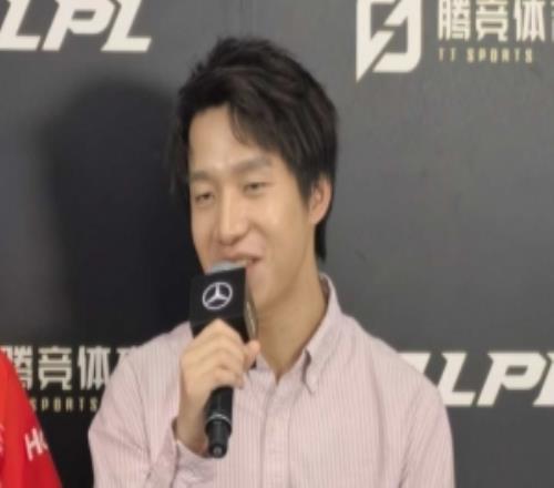 班门弄斧厂长：Xiaohao试图影响我心态我骂了他几句就走了