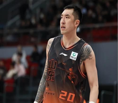 山东男篮新年首战碰新疆，欲取连胜需重视篮下，提防锋线两将爆发