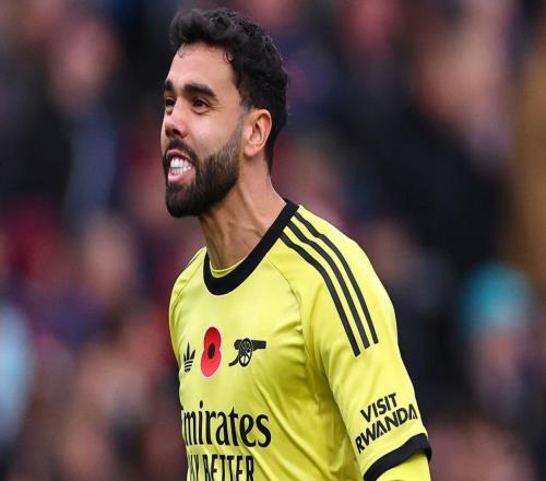 场内票英媒：拉亚成收入最高的观众，近4轮3次0扑救躺赢