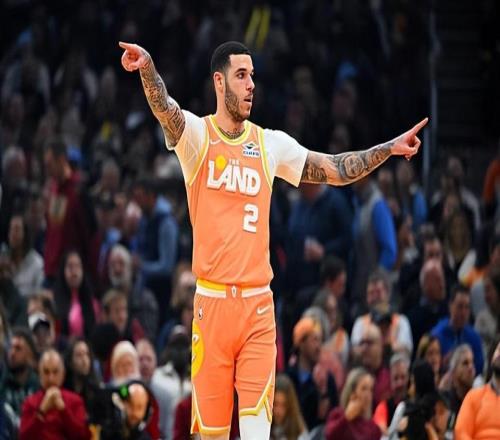 当初送走侧翼大将换来他，如今骑士却倒贴两个次轮签才将他送走