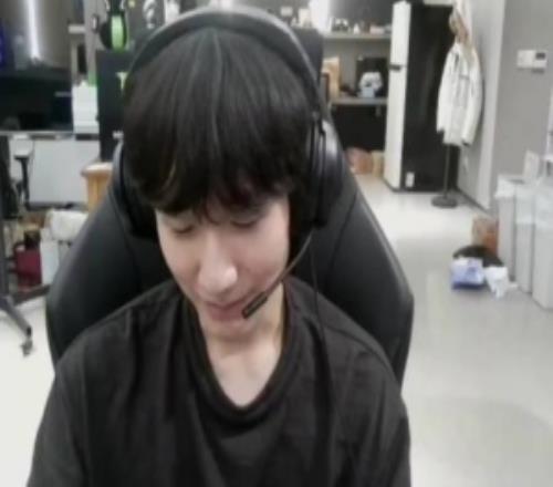 peanut：我放弃延迟一年去当兵的说法不成立从一开始就没法选择