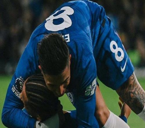 沃特金斯双响，维拉21切尔西造两大百年神迹，11连胜宣战阿森纳