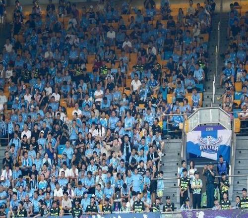 中超落幕观赛人数破纪录，小城观赛氛围感也很足