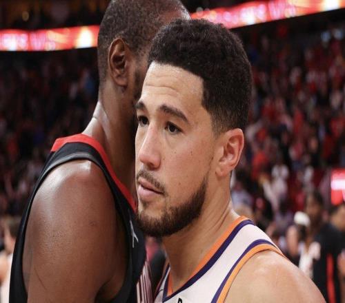 好兄弟，火箭队杜兰特投中制胜球，赛后太阳布克对杜兰特充满敬意