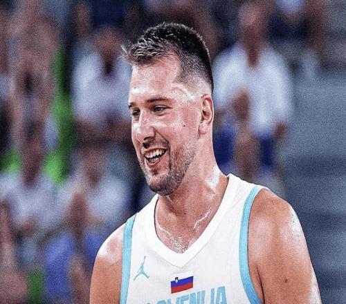 东契奇18中4被打爆！坐拥NBA现役第一人，这支男篮能硬刚美国队