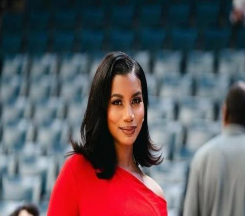 身材相当炸裂！美女NBA场边记者晒保持傲人身材的锻炼视频
