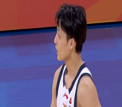 8连胜+唯一不败！广东“三王炸”打服全联盟，保底能进总决赛了！