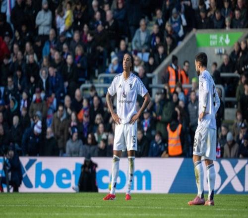 费迪南德谈约罗送点：有时候足球让人抓狂，把教训化为动力吧