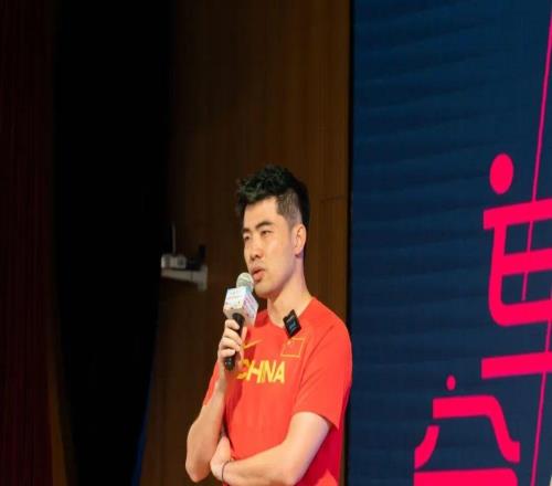 再见谢文骏，你好谢老师