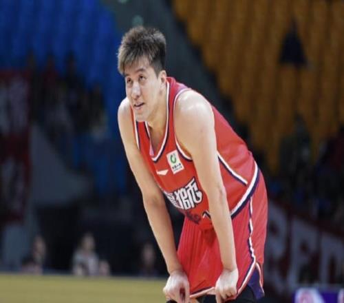 媒体人：郭艾伦或将告别CBA，但很多球迷希望他落叶归根重返辽篮